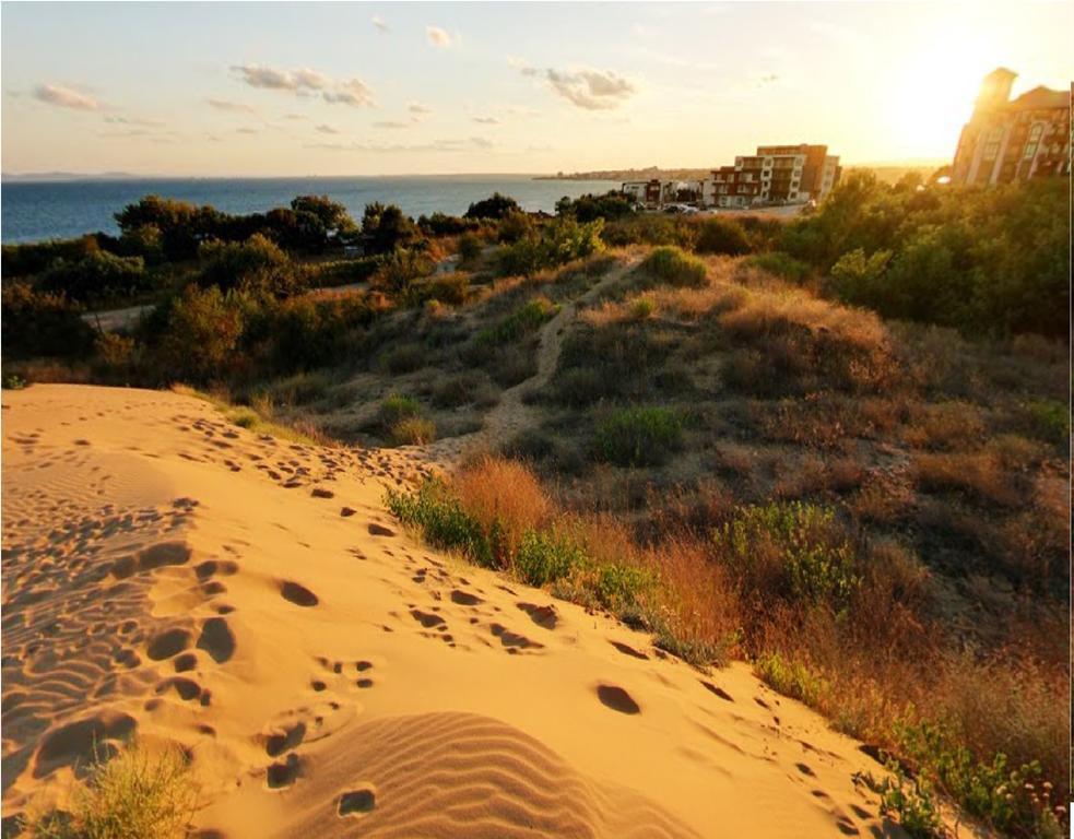 Chateau Del Marina Apart Complex Aparthotel Nesebar Exterior foto